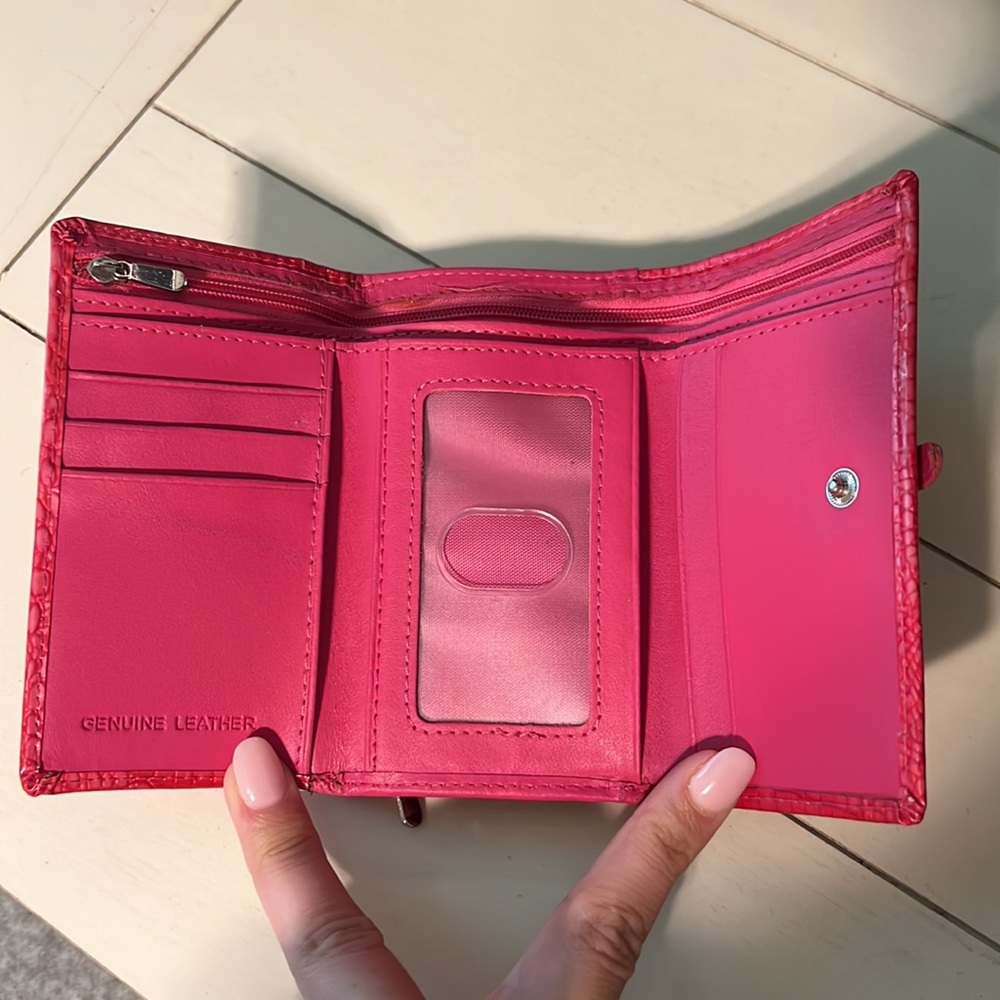 Pink Wallet - Picture 4 of 6